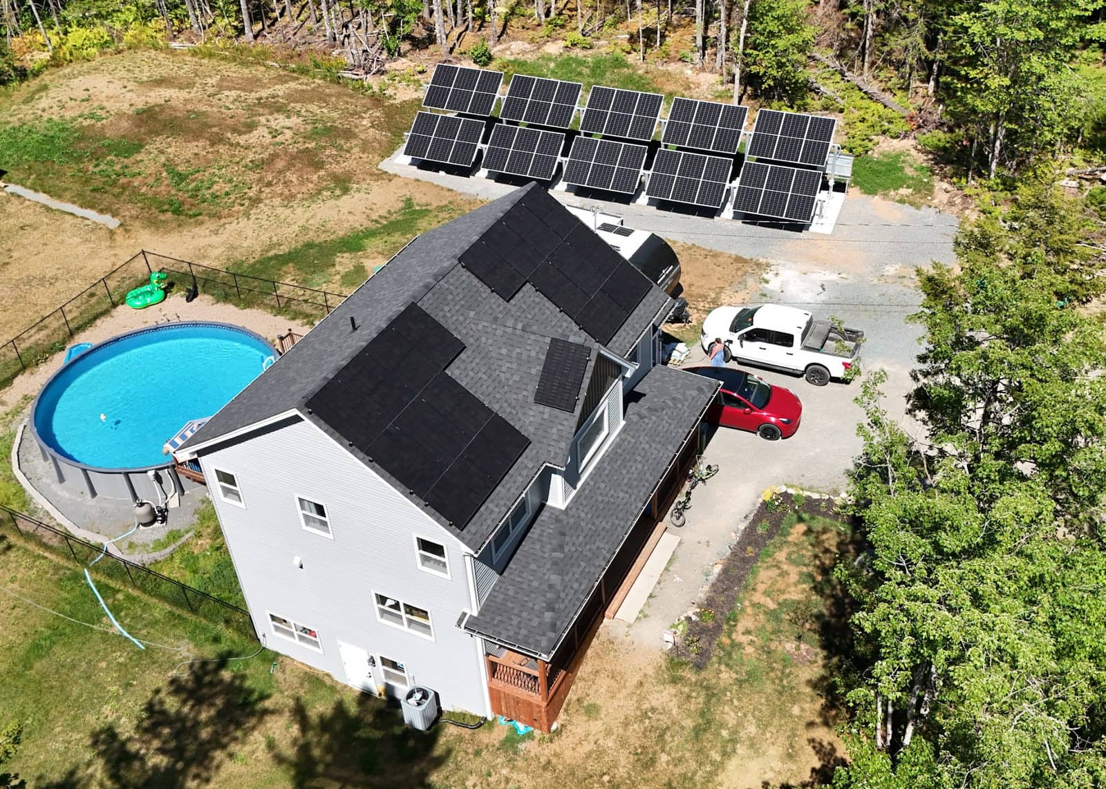 Dual 15-panel Post & Beam arrays in Beaver Bank