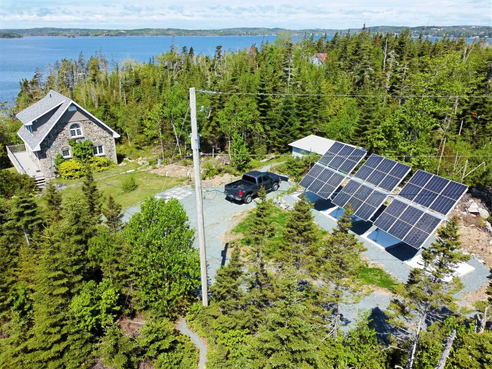 18-panel seasonally adjustable array in Hartlin Settlement
